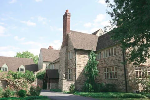 Main Entrance Driveway