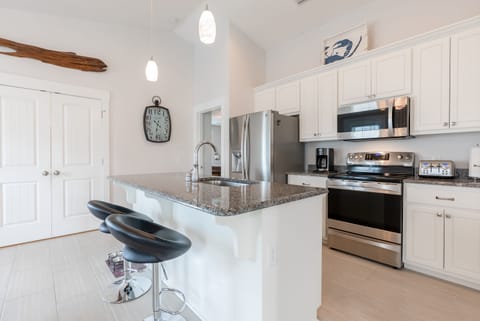 Kitchen with large Island to sit up to 4