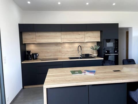 Aa693921 81b8 455c 9536 9d667c73827c