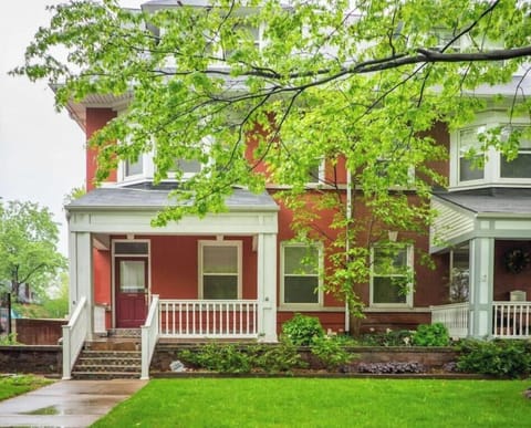 Your next home away from home in the glamorous neighborhood of Central West End