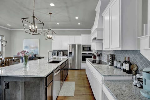 Fully equipped kitchen.