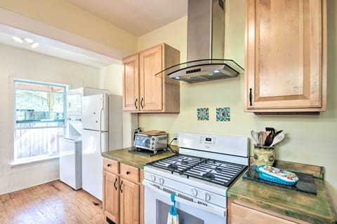 Fully Equipped Kitchen | Washer & Dryer | Laundry Detergent