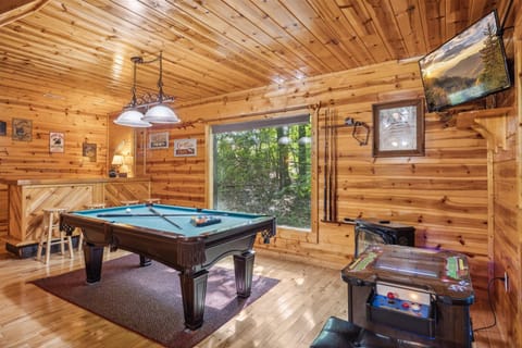 Game room with pool table, and arcade game | Sleepy Willow s by Great Smoky Mountains Cabin Rentals | Gatlinburg Cabin Rentals | Pigeon Forge Cabin Rentals | cabin rentals with hot tubs