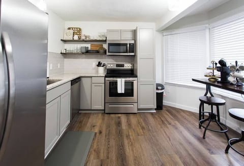 A fully-furnished kitchen makes meal prep super easy!