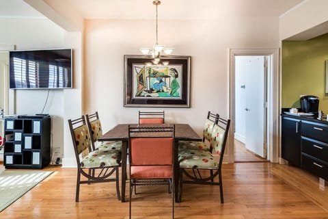 Dining area. AC and a Smart flat-screen TV