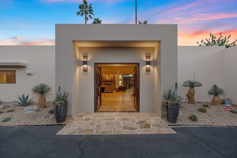 Entry Dusk