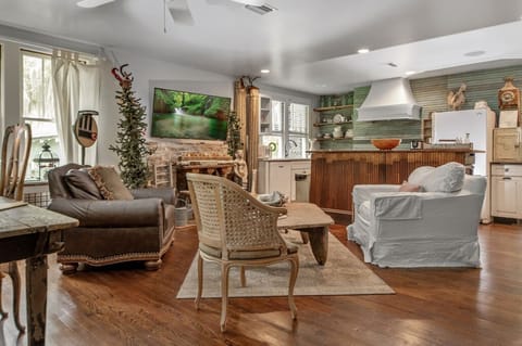 Living Room looking to Kitchen
