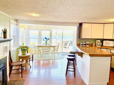 Kitchen & Dining Area!