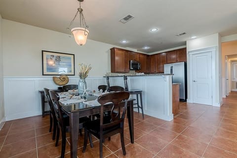 Open floor plan to living room, dining room and kitchen.