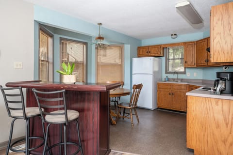 Mini bar for additional seating