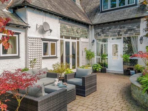 Relaxing enclosed courtyard | The Coach House, Keswick