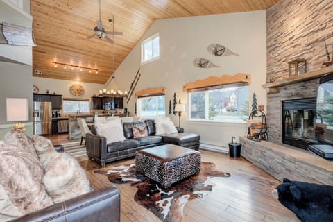 Beautiful decor throughout | Main Level