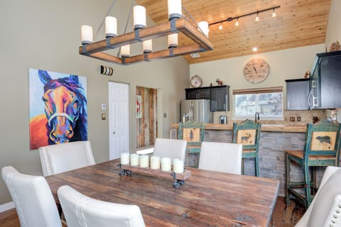 Gather round | Main Level