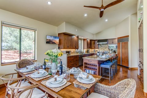 Dining Area and Kitchen Island Seating
