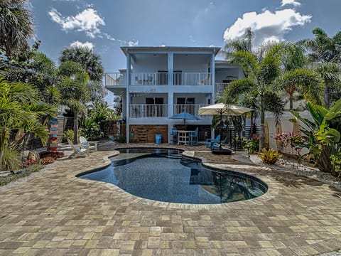 Pool Home Rental in New Smyrna Beach.