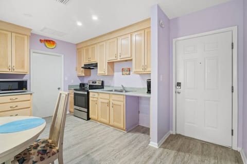 Full Service Kitchen