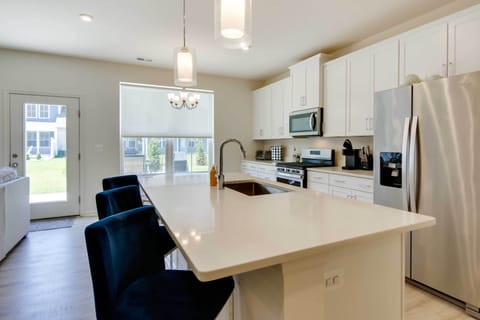 Fully Equipped Kitchen | Toaster | Knife Set