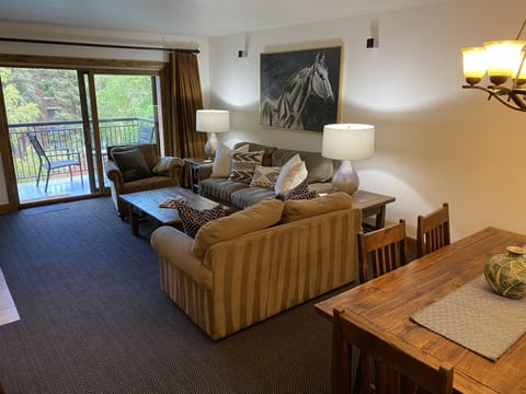 Renovated Courtyard: New heated lap pool, 2 jacuzzi’s and BBQ areas, fire pits.