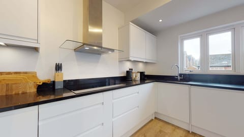 The Oxford Lodge Tour Oxford Lodge Communal Kitchen5