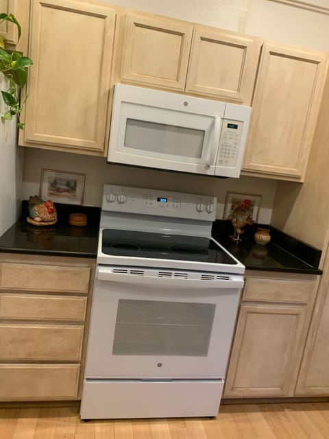 New gas, flat top stove