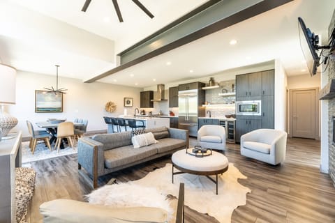 Caravelle Drive #184