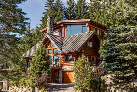 Snowridge 7 Chalet - Newly Renovated