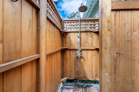 Two stall outside shower