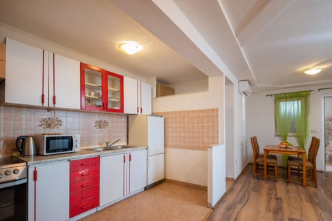 The kitchen is fully equipped.