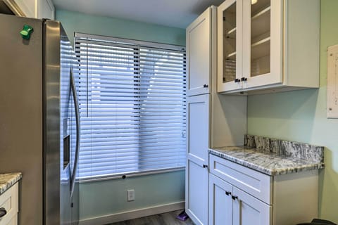 Kitchen | Air Conditioning & Central Heat