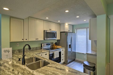 Kitchen | Trash Bags & Paper Towels