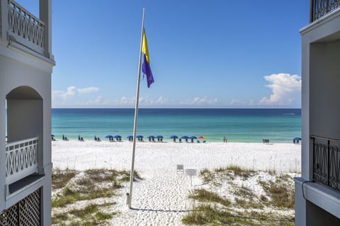 Frangista-Beach-Hollywood