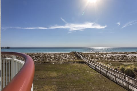 Beautiful 3rd Level view of the beach and ocean.