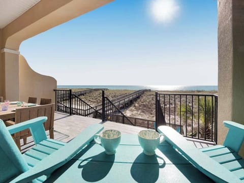 b Balcony