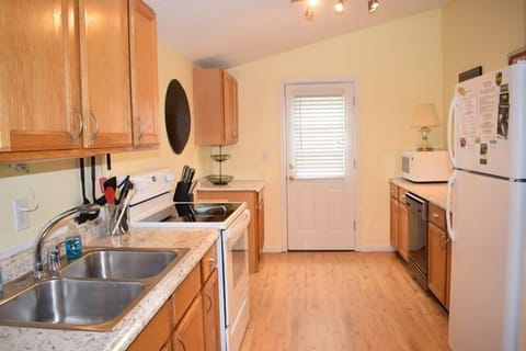 Fully equipped kitchen