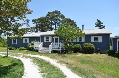 Spacious home on Piney Island Close to the entrance of Assateague.