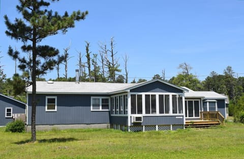 Spacious home on Piney Island Close to the entrance of Assateague.