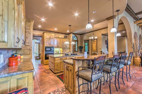 Fully Equipped Kitchen | Dishware/Flatware