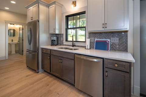 Gas range, custom backsplash