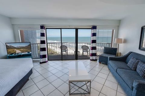 Amazing Living Room with Views of the Ocean ☀️