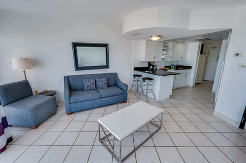 Amazing Living Room with Views of the Ocean ☀️
