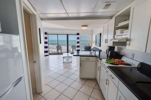 Amazing Living Room with Views of the Ocean ☀️