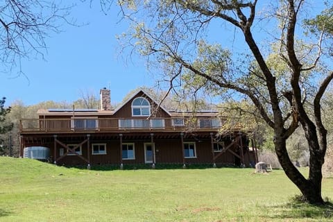 Villa Alta Vista has sweeping views from the balcony
