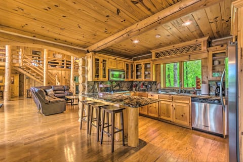 Kitchen | Fully Equipped