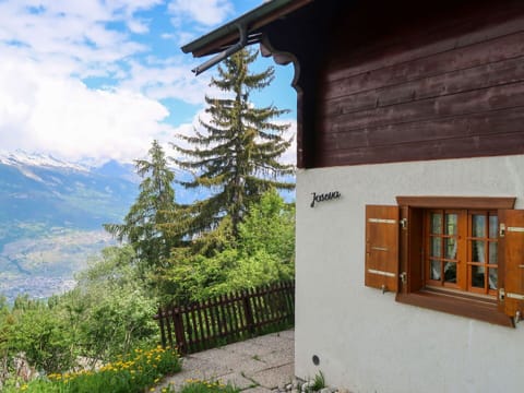 Plant, Cloud, Sky, Property, Building, Window, Leaf, Mountain, Wood, Land Lot