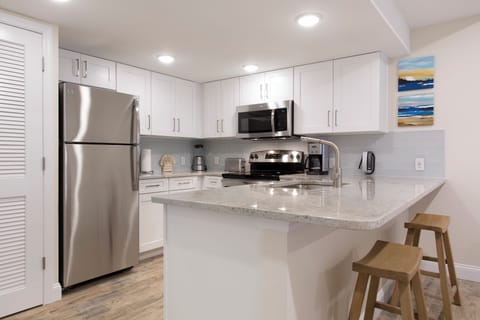 Pour drinks at the island and linger over late breakfasts.