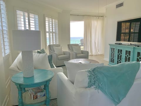 Blue Mountain Beach #211 Corner Beachfront