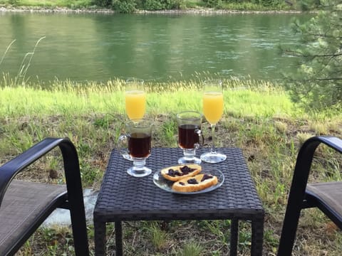 Who needs a resort morning when you have this option