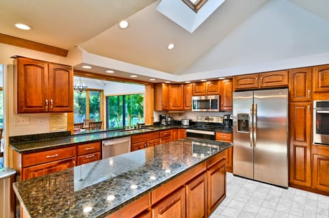 Fully equipped kitchen