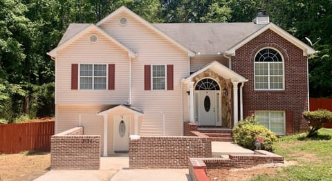 Front of Property - Unit B (ground floor entrance) 