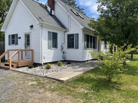 Side entrance from driveway